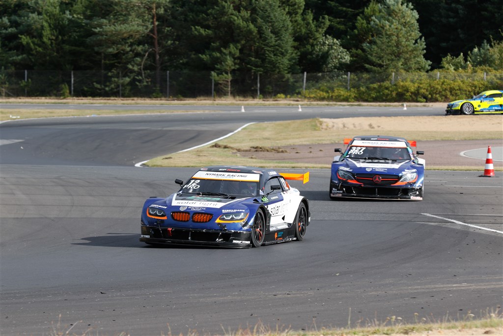#12 Emil Østergaard & #327 Alex Maansen - Hårdt Grand Prix for Nymark Racing Academy.
(Foto: Motorsporten.dk)